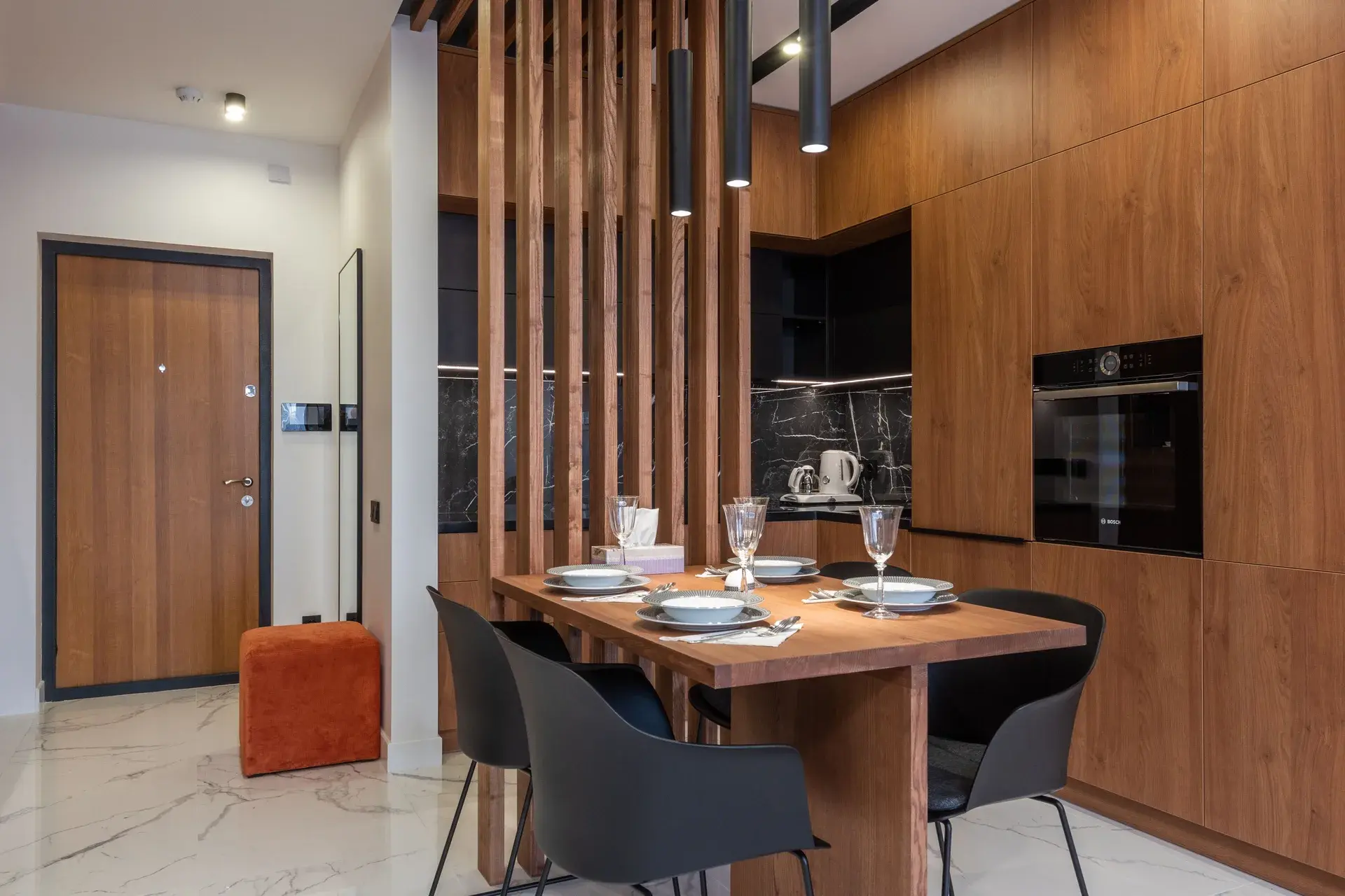 Dekoratif lambri ve çıta duvar uygulaması
